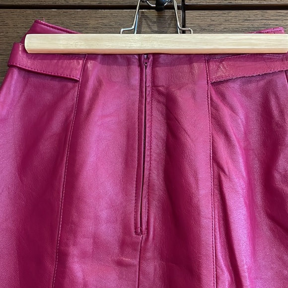 VINTAGE 100% Leather Fuchsia Miniskirt ‘XS’ - Picture 8 of 13